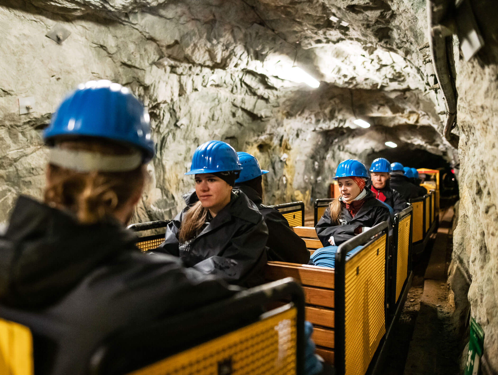 Fahrt in den Bergstollen